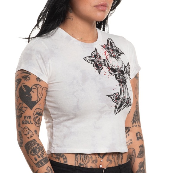 NWT Affliction Woman’s Large White Skull With Cross Short Sleeve Baby Tee - Picture 3 of 8